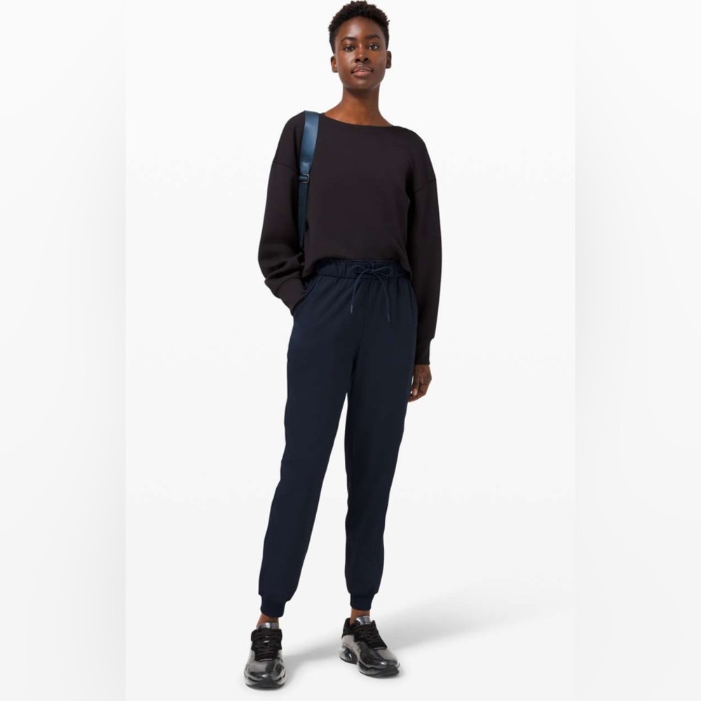 Lululemon Keep Moving Jogger in‎ Navy
